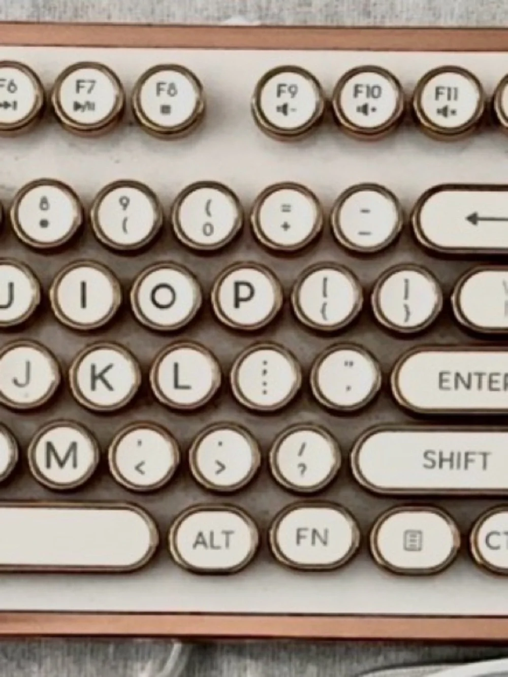 AZIO MK Retro Keyboard (Model: MK-RETRO-02) Full Size Numeric Keypad White
